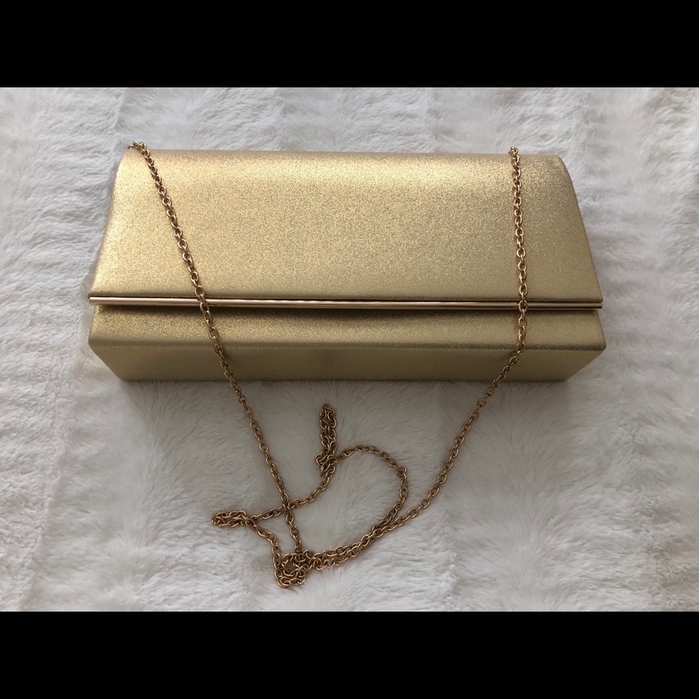 Wallyn’s Champagne Gold Clutch with Chain - Picture 2 of 8